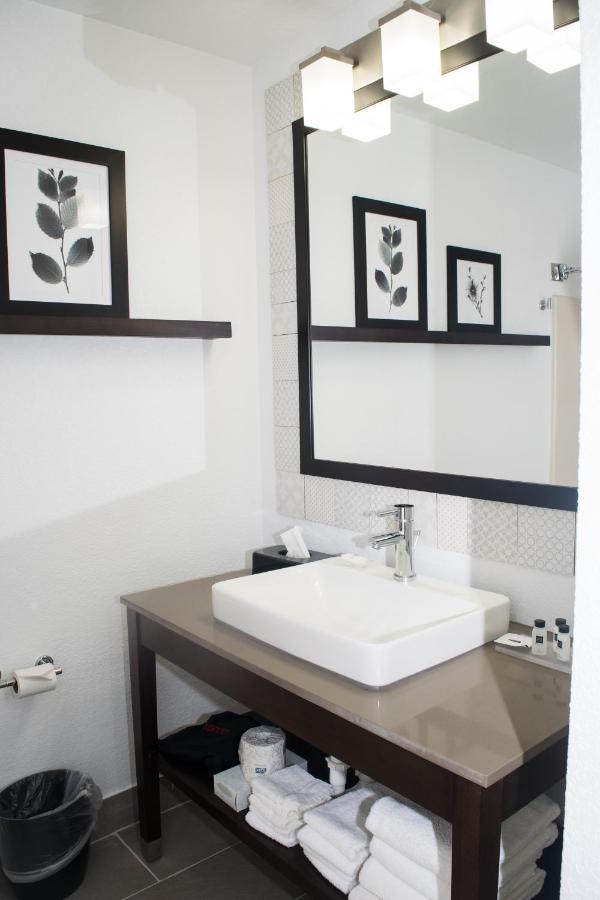 Country Inn & Suites By Radisson, Freeport, Il Εξωτερικό φωτογραφία