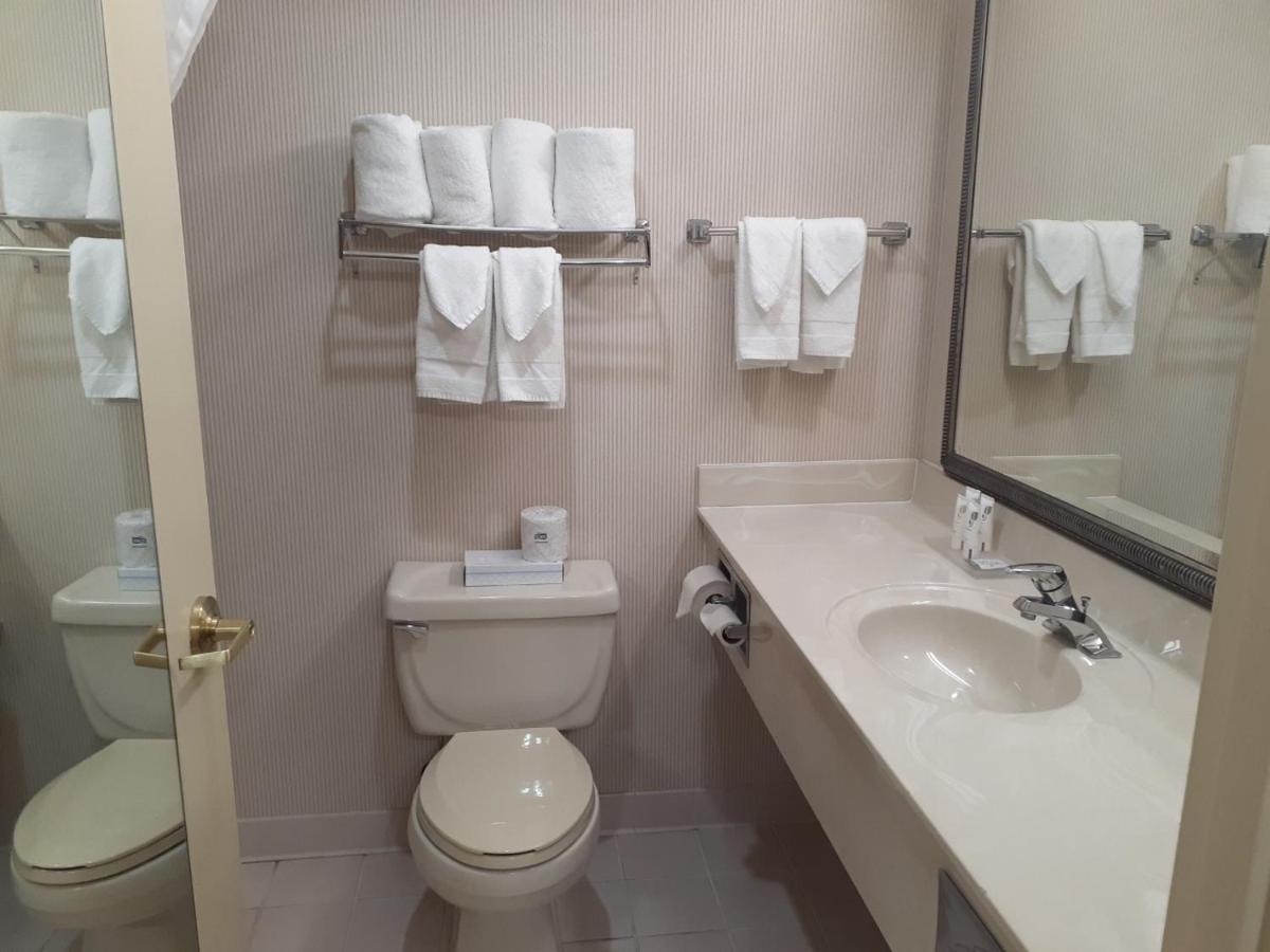 Country Inn & Suites By Radisson, Freeport, Il Εξωτερικό φωτογραφία
